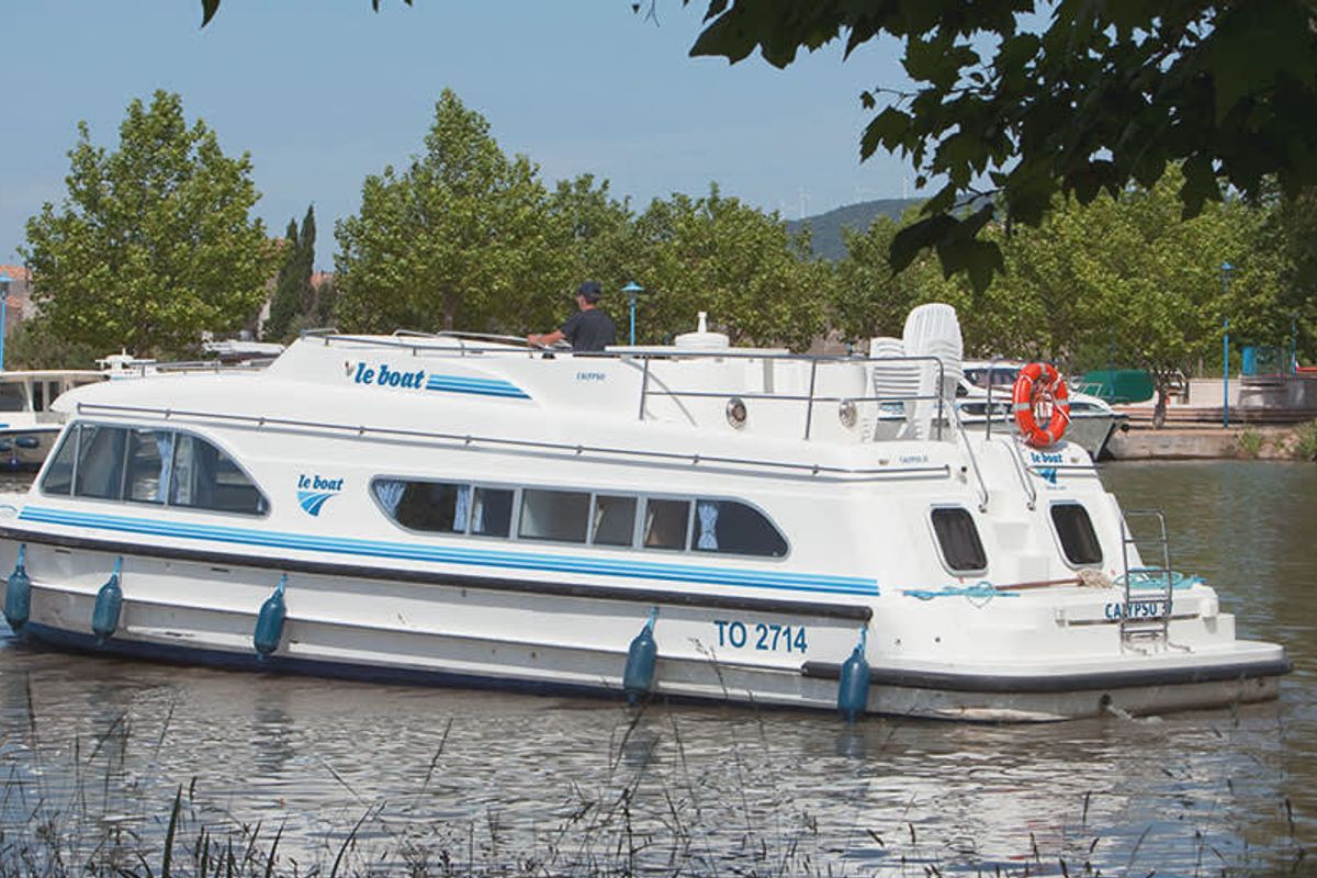 Exterior view of Calypso, a Cygnet Calypso motorboat at Frankfort, United States