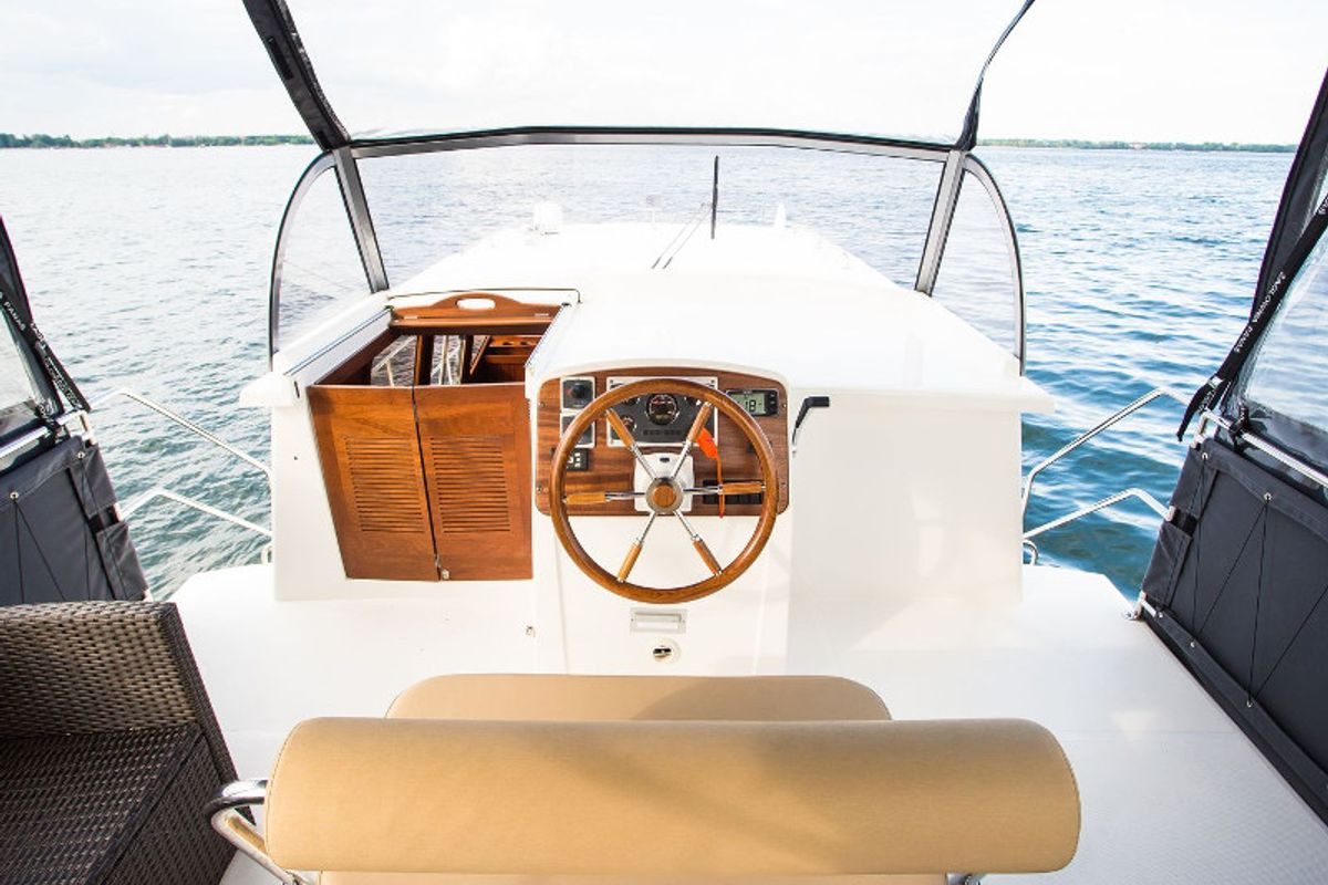 Cockpit of Nautiner 40.3 AFT, a Nautiner 40.3 AFT motorboat at Wilkasy, Poland