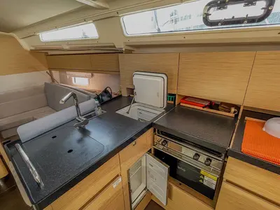 Galley of Pixtin, a Hanse Yachts Hanse 388 sailboat at Plan-d'Aups-Sainte-Baume, France