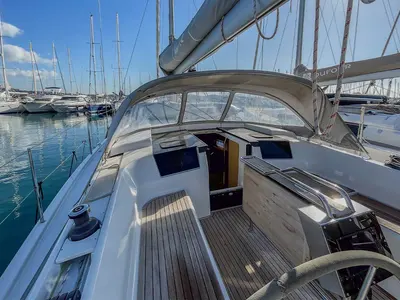 Cockpit of Pixtin, a Hanse Yachts Hanse 388 sailboat at Plan-d'Aups-Sainte-Baume, France