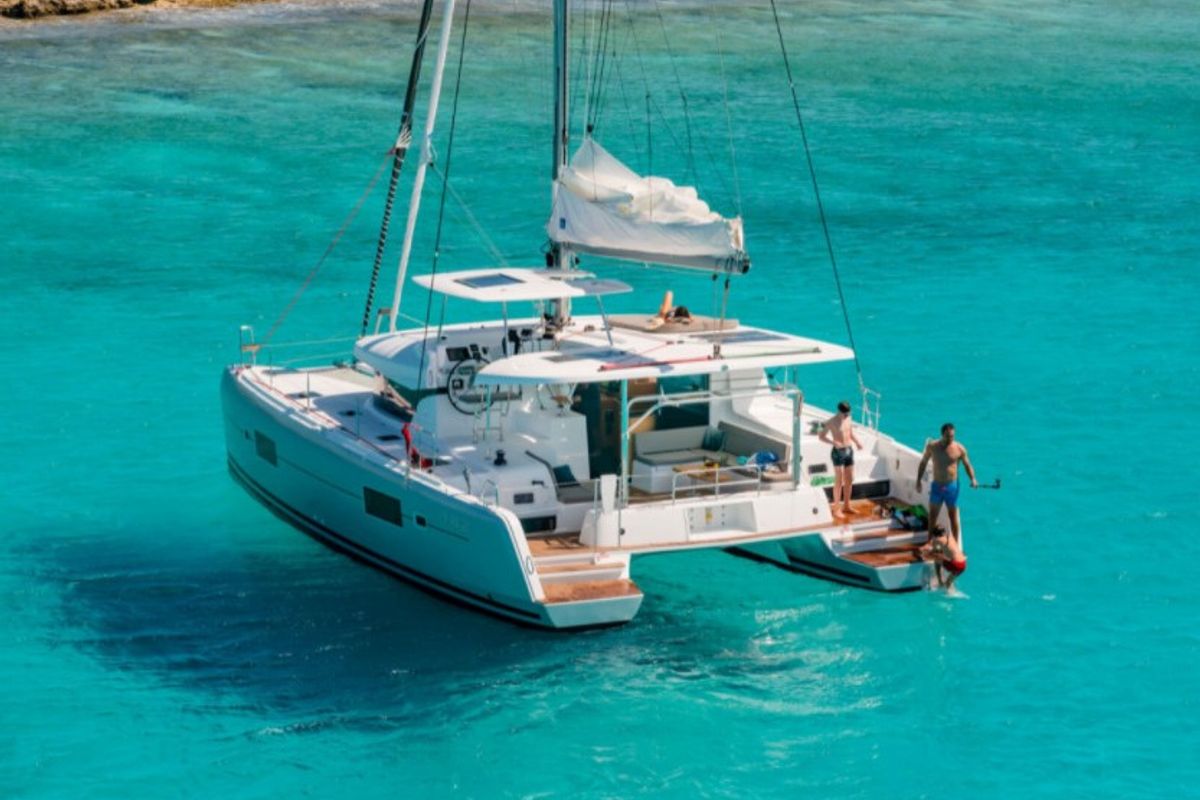 Exterior view of Star VI, a Lagoon 42 catamaran at Alameda, United States
