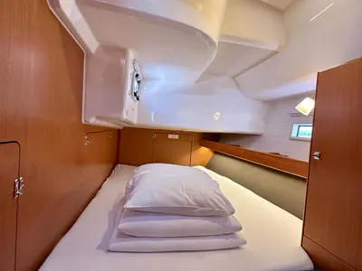 Cabin on Topaz, a Bavaria Cruiser 46 sailboat at Općina Sukošan, Croatia