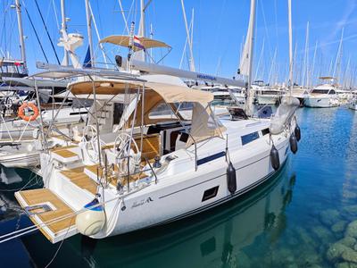 Cockpit of Tina, a Hanse Yachts Hanse 418 sailboat at Općina Sukošan, Croatia