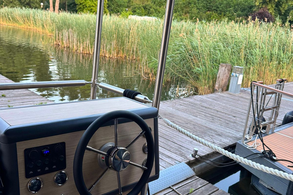 Cockpit of Roxy, a Woma D13 motorboat at Fürstenberg/Havel, Germany