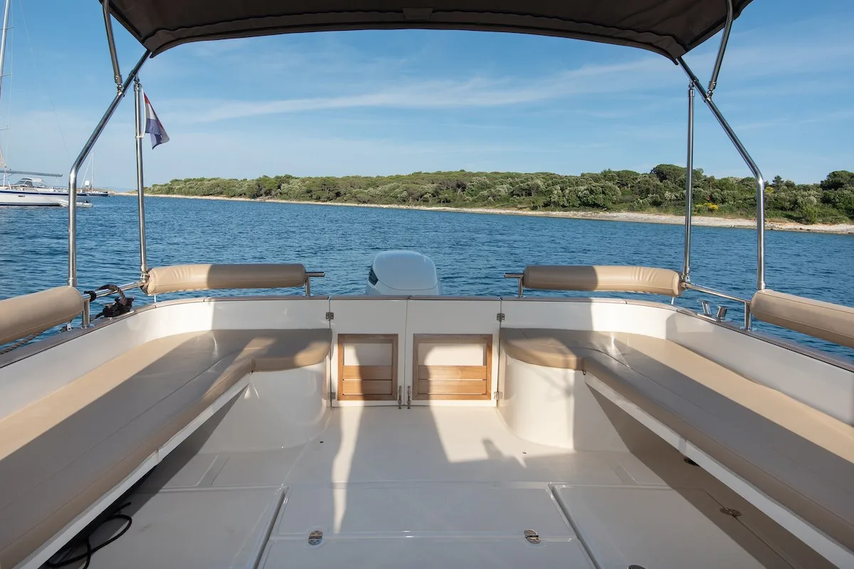 Salon of H7 - Nelly, a Leidi 800R motorboat at Grad Pula, Croatia