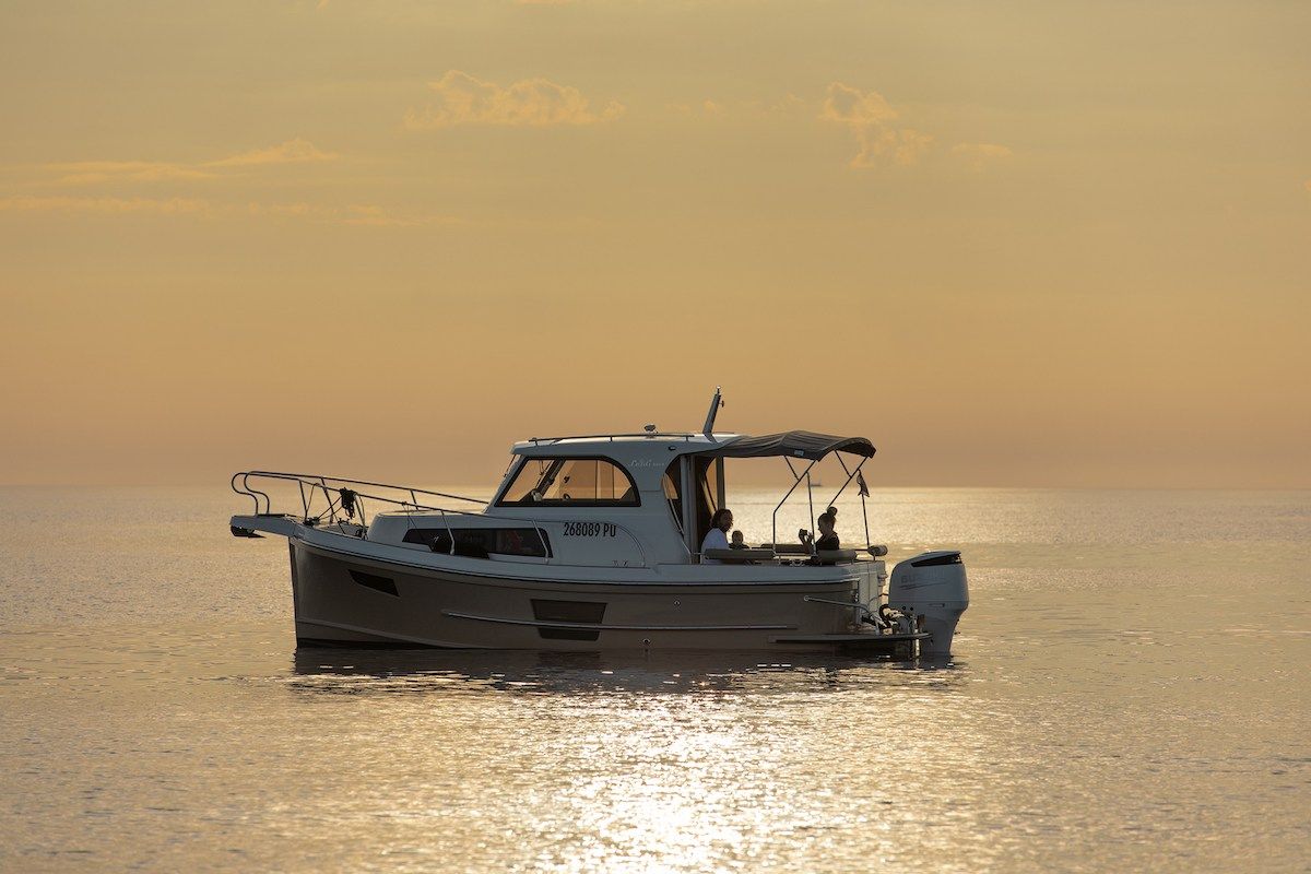 Salon of H7 - Nelly, a Leidi 800R motorboat at Grad Pula, Croatia