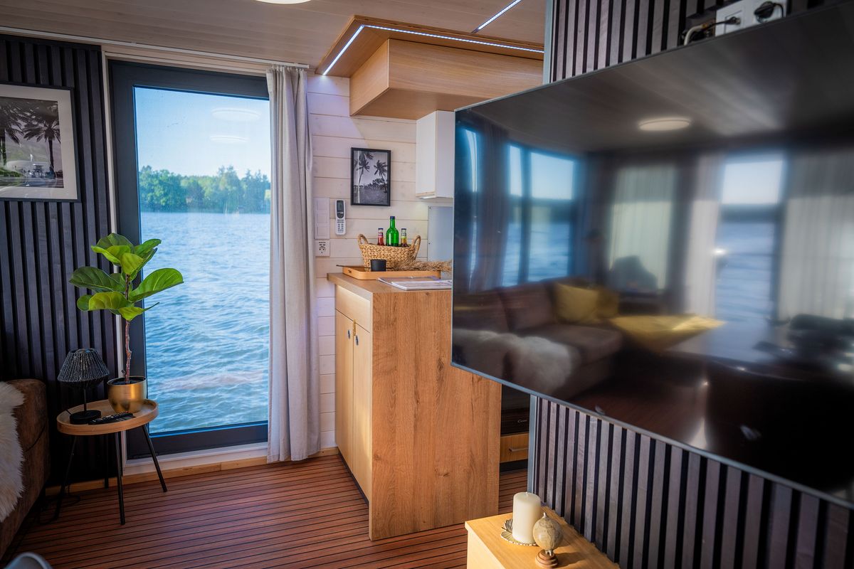 Salon of Miami, a Woma D13 motorboat at Fürstenberg/Havel, Germany