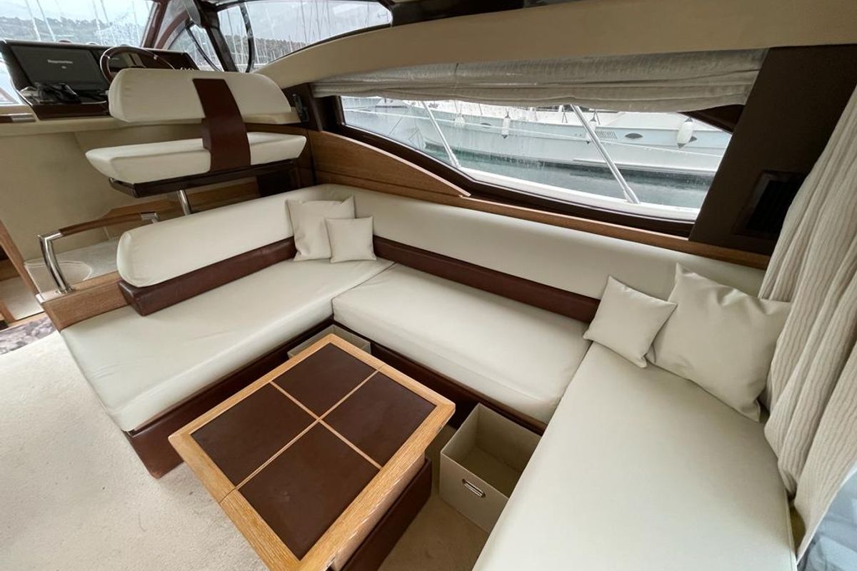 Salon of Kecalu, a Azimut 47 motorboat at Primošten, Croatia