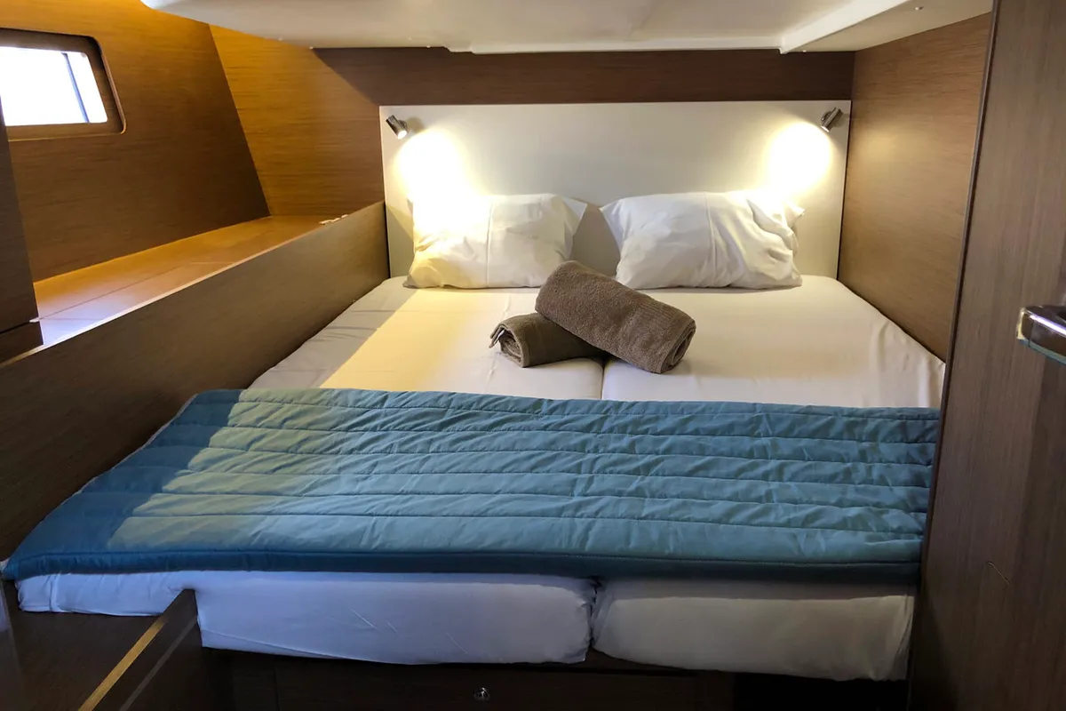 Cabin on Salt Water, a Beneteau Oceanis 51.1 sailboat at Athens, Greece