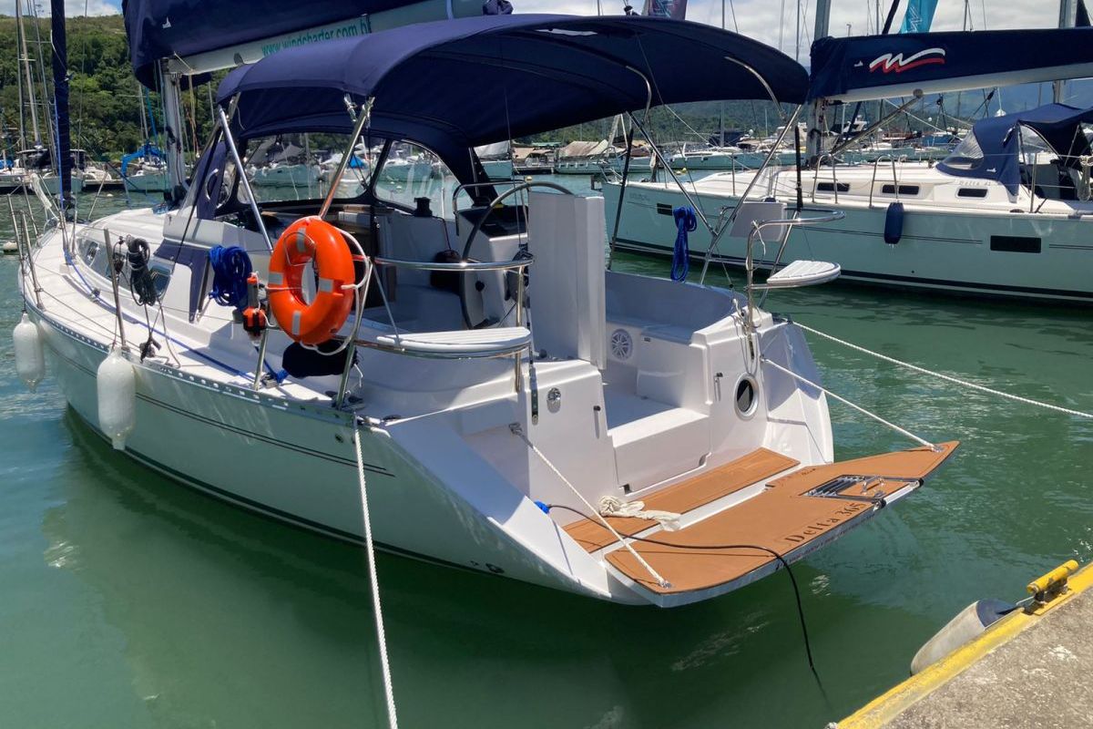 Cockpit of Damis Jolie, a Delta 365 sailboat at Paraty, Brazil