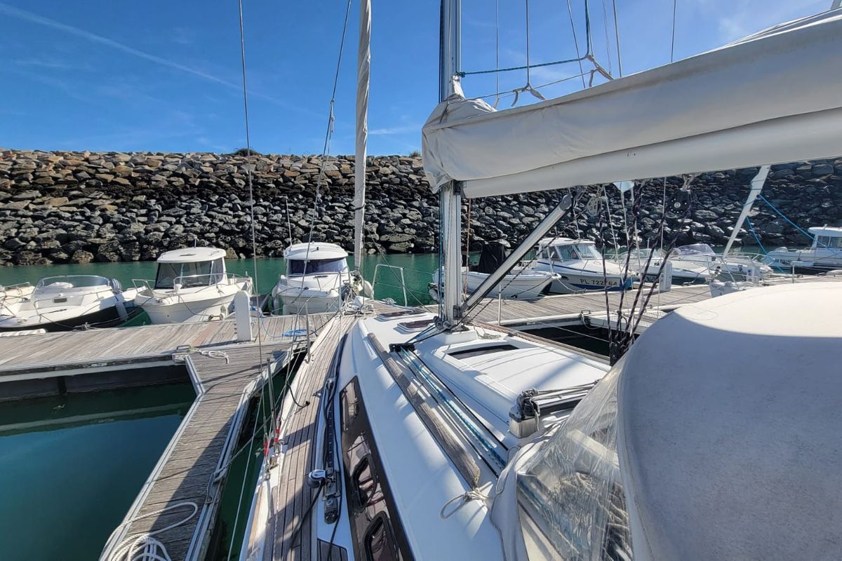 Exterior view of Perig, a Beneteau Oceanis 31 sailboat at Saint-Cast-le-Guildo, France