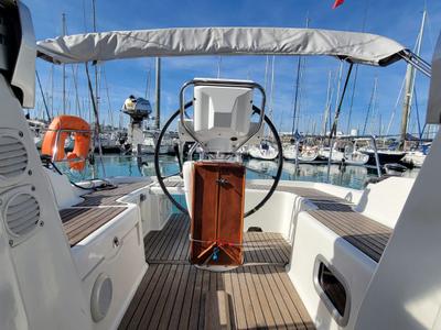 Cockpit of Perig, a Beneteau Oceanis 31 sailboat at Saint-Cast-le-Guildo, France