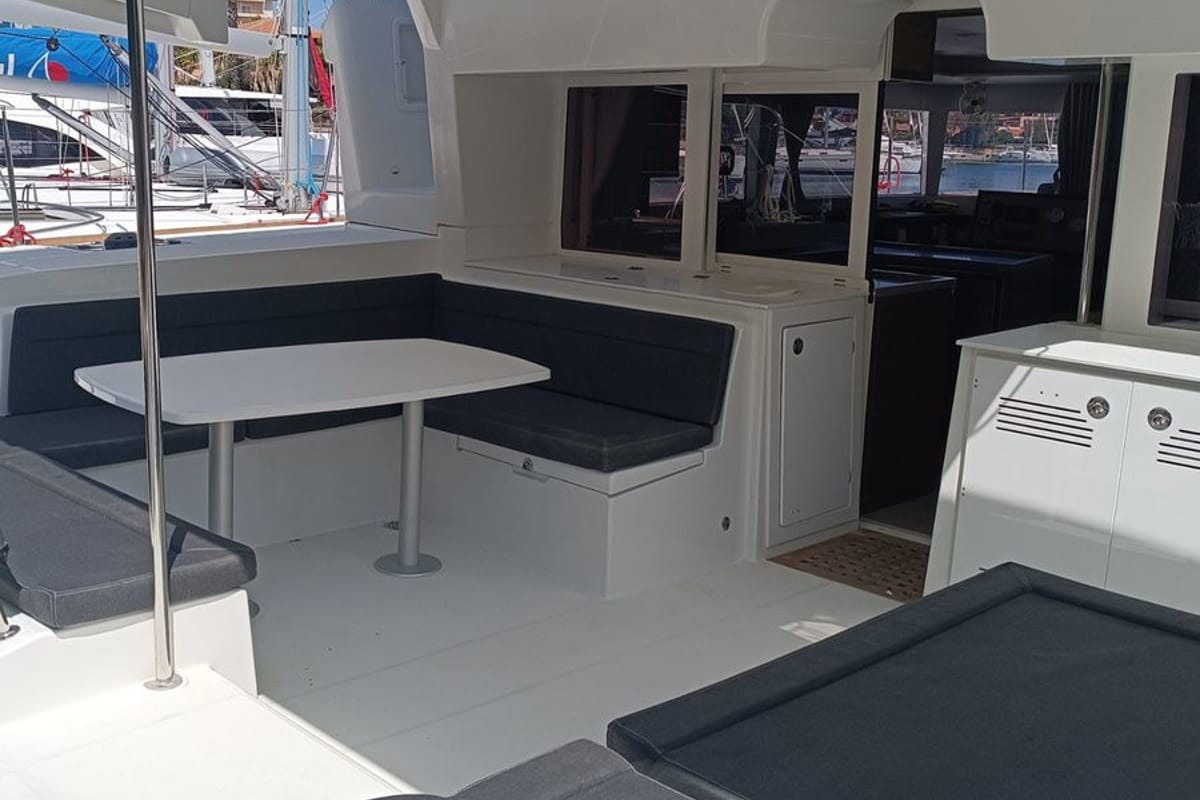 Deck of Sunsail Lagoon 450F Classic, a Lagoon 450 Fly catamaran at Tonnarella, Italy