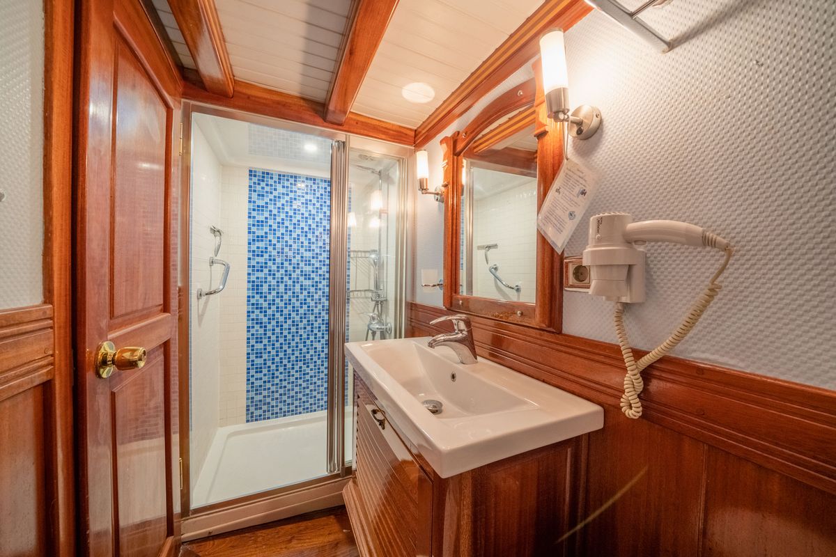 Head on Admiral, a Custom Made Admiral yacht at Bodrum, Turkey