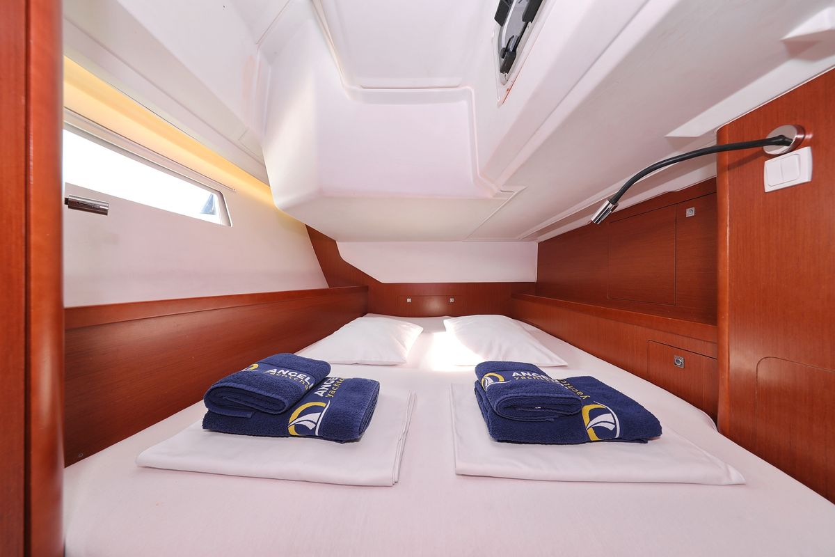 Cabin on Zephyra, a Beneteau Oceanis 45 sailboat at Općina Sukošan, Croatia