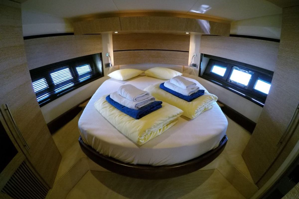 Cabin on Luma, a Azimut 47 yacht at Grad Šibenik, Croatia