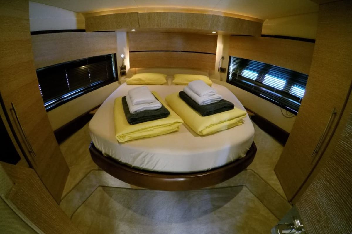 Cabin on Luma, a Azimut 47 yacht at Grad Šibenik, Croatia