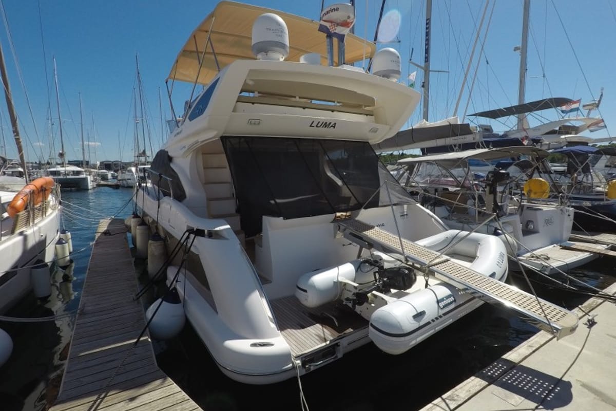 Exterior view of Luma, a Azimut 47 yacht at Grad Šibenik, Croatia