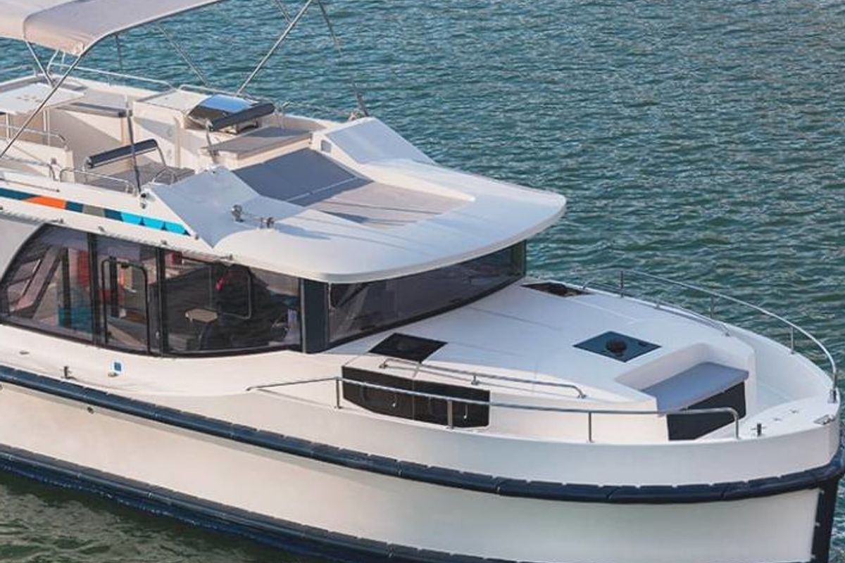 Exterior view of Horizon 2 - Premier 15, a Cygnet Horizon 2 motorboat at Portiragnes, France