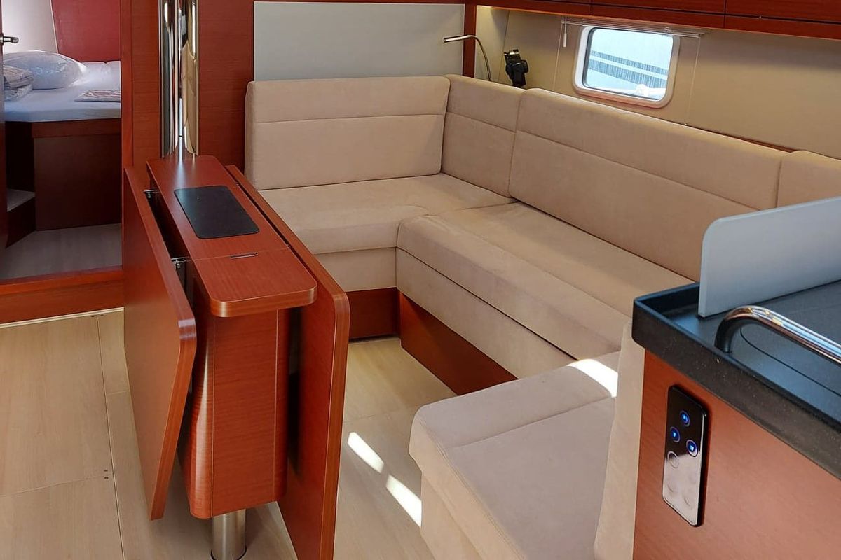 Salon of Themisto, a Hanse Yachts Hanse 418 sailboat at Lavreotiki Municipal Unit, Greece