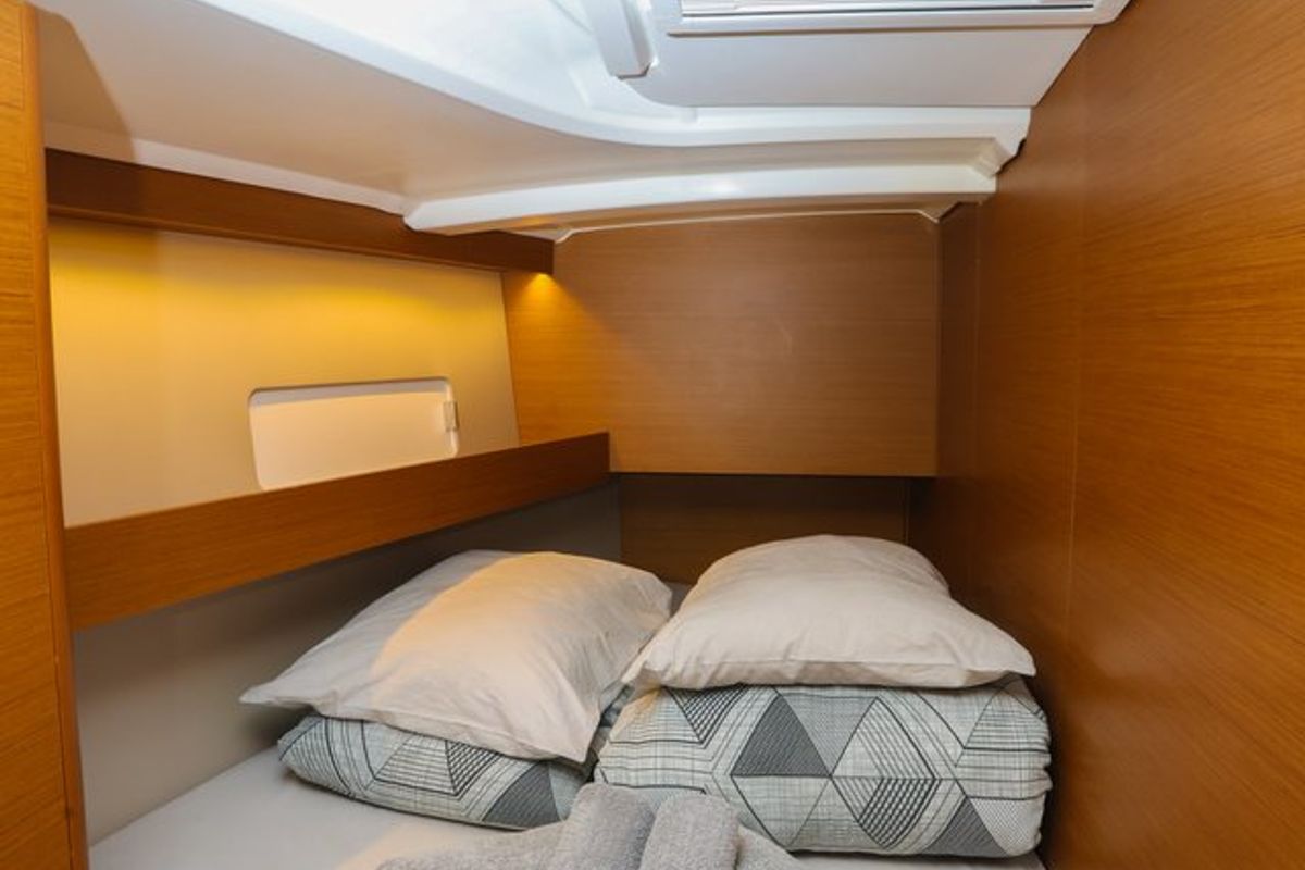 Cabin on Nygma Prime, a Jeanneau Sun Odyssey 490 sailboat at Grad Kaštela, Croatia