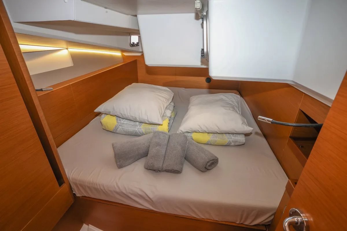 Head on Nygma Prime, a Jeanneau Sun Odyssey 490 sailboat at Grad Kaštela, Croatia
