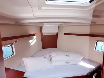 Cabin on Eva, a Hanse Yachts Hanse 418 sailboat at Općina Sukošan, Croatia