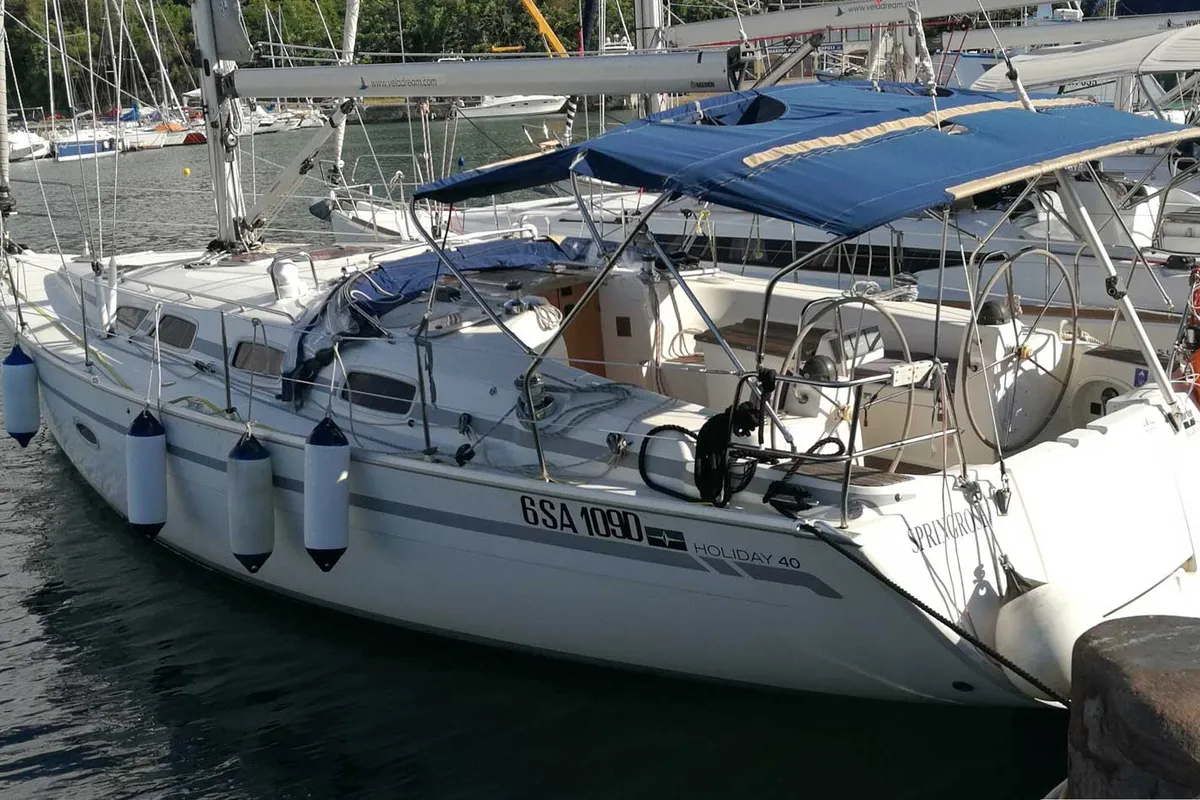 Springrose, a Bavaria Bavaria 40 Cruiser sailboat at Rodi Garganico, Italy