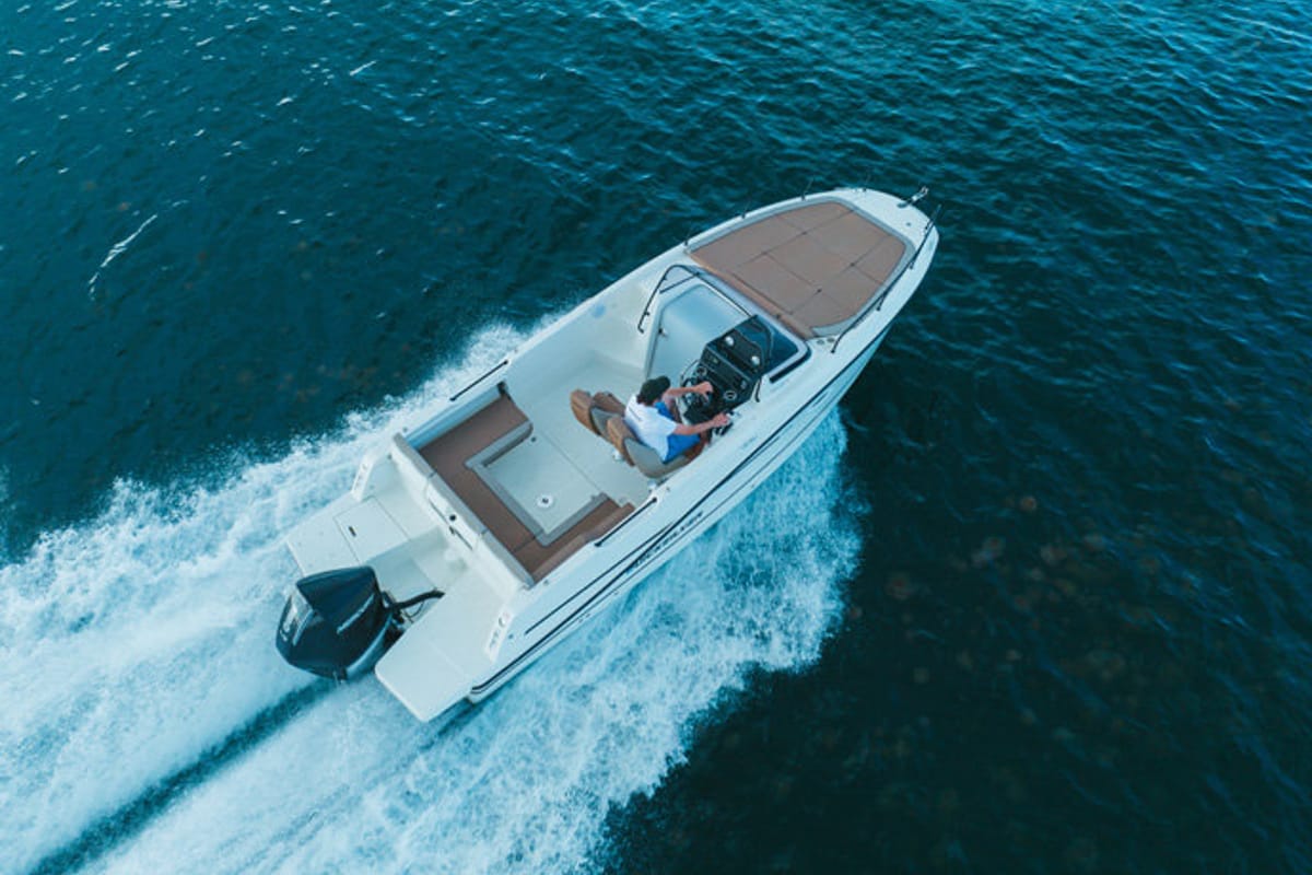 Floor plan of Quicksilver Active 755 sundeck, a Quicksilver Activ 755 Sundeck motorboat at Grad Trogir, Croatia
