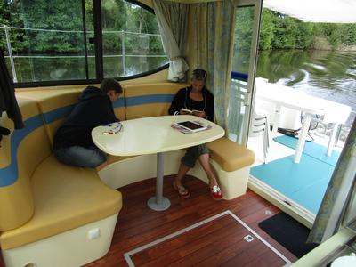 Salon of Maestro, a Nicols Estivale Quattro motorboat at Grez-Neuville, France