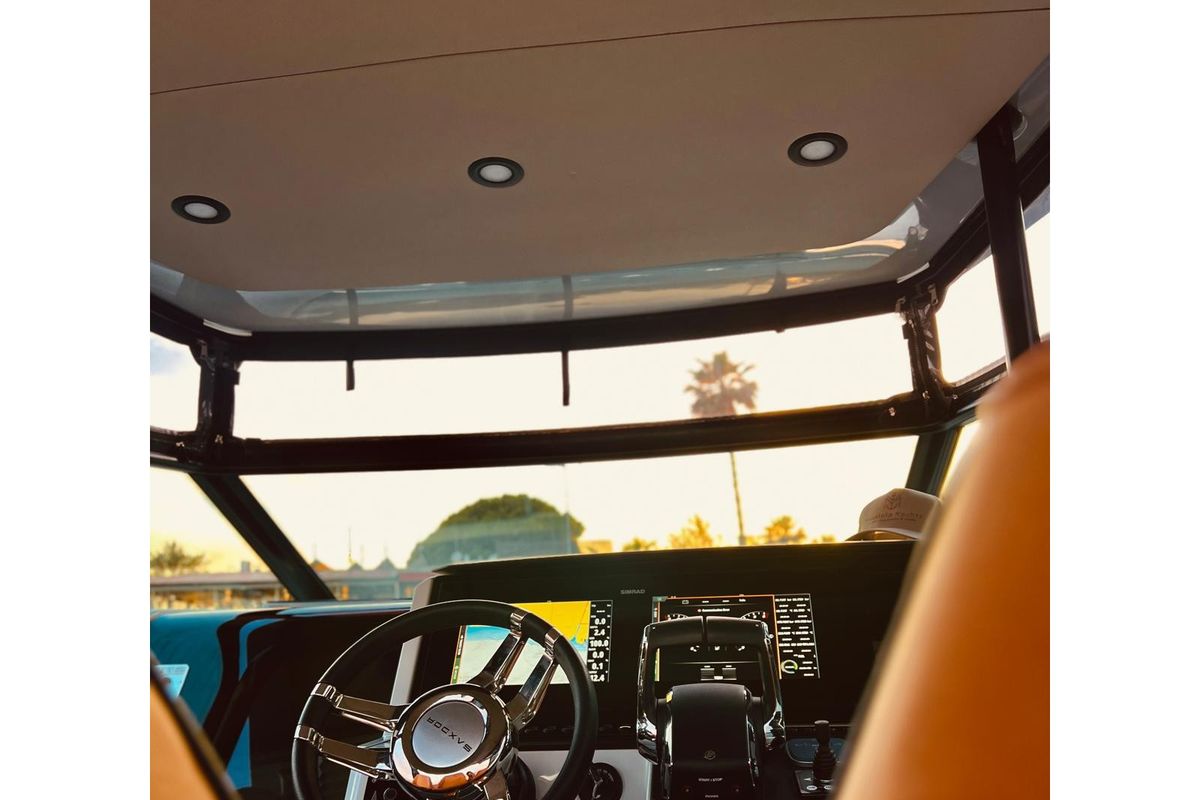 Cockpit of Amelia, a Saxdor Yachts Saxdor 320 GTO motorboat at Municipality of Kalamata, Greece