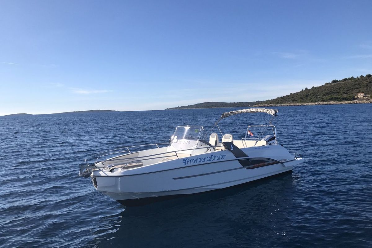 Beneath Flyer 7.7 Space Deck, a Beneteau Flyer 7.7 Space Deck motorboat at Grad Trogir, Croatia