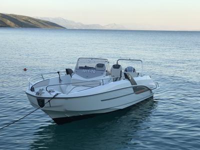 Beneath Flyer 7.7 Space Deck, a Beneteau Flyer 7.7 Space Deck motorboat at Grad Trogir, Croatia