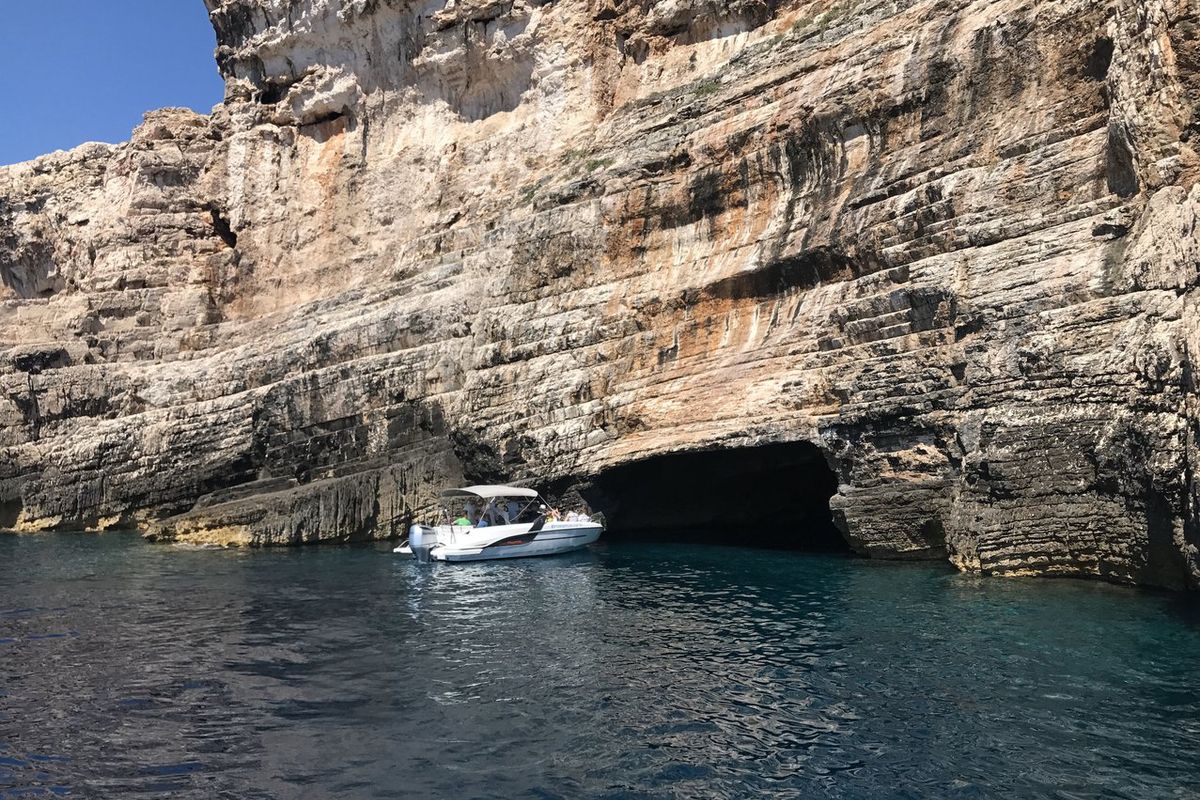 Beneath Flyer 7.7 Space Deck, a Beneteau Flyer 7.7 Space Deck motorboat at Grad Trogir, Croatia