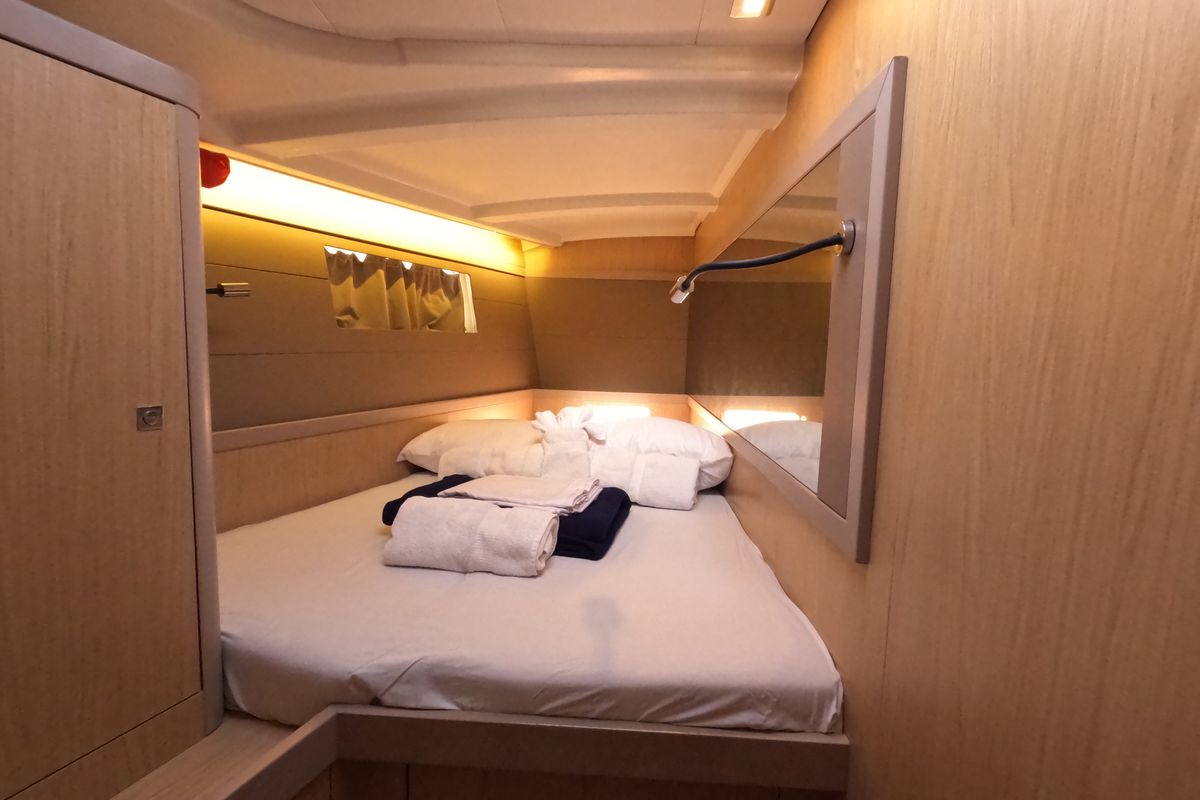 Cabin on Jada, a Beneteau Oceanis 48 sailboat at Road Town, British Virgin Islands