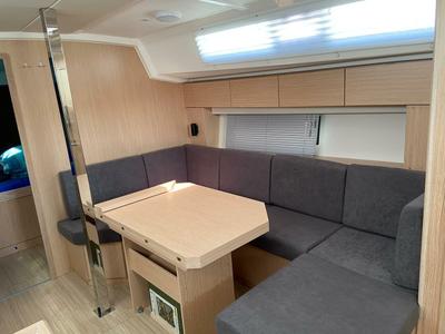 Salon of Seawave, a Bavaria C42 sailboat at Općina Vrsar, Croatia
