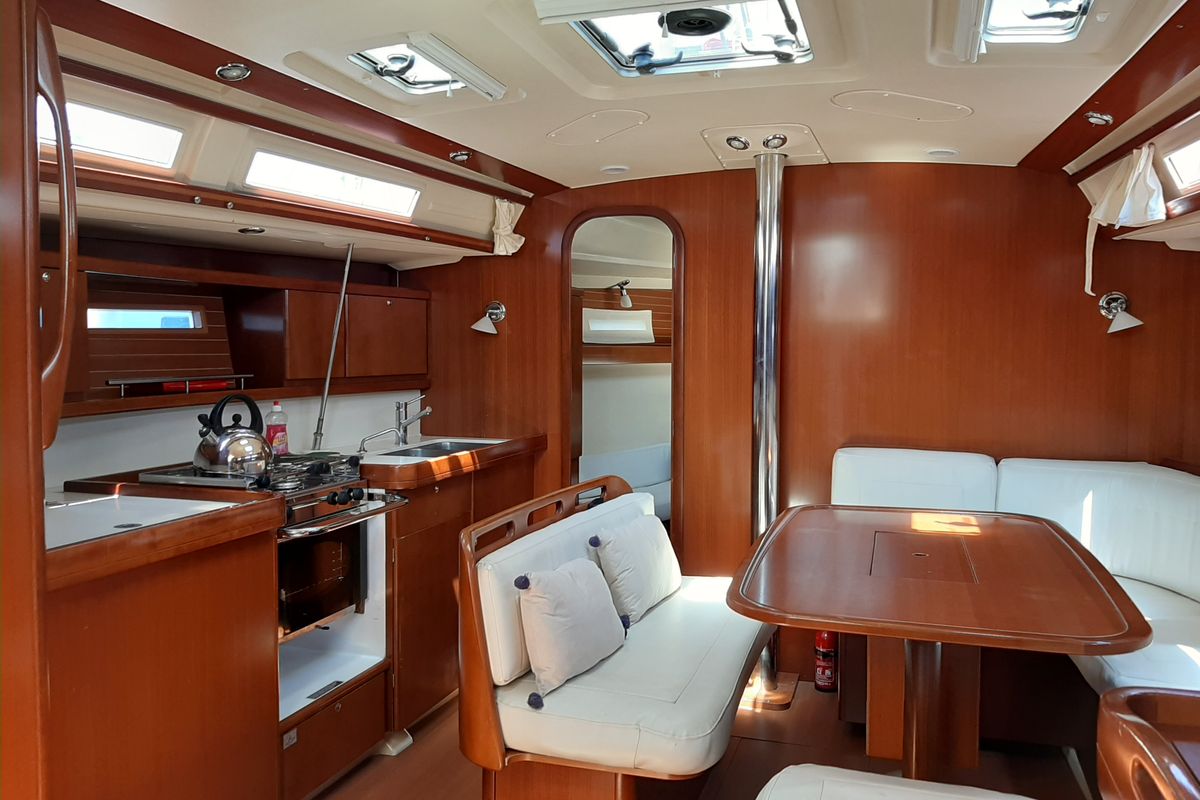 Galley of Trinquette, a Dufour 425 GL sailboat at Toulon, France
