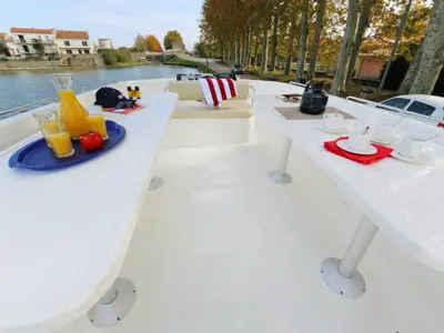 Deck of Vision3, a Cygnet Vision 3 motorboat at Rheinsberg, Germany