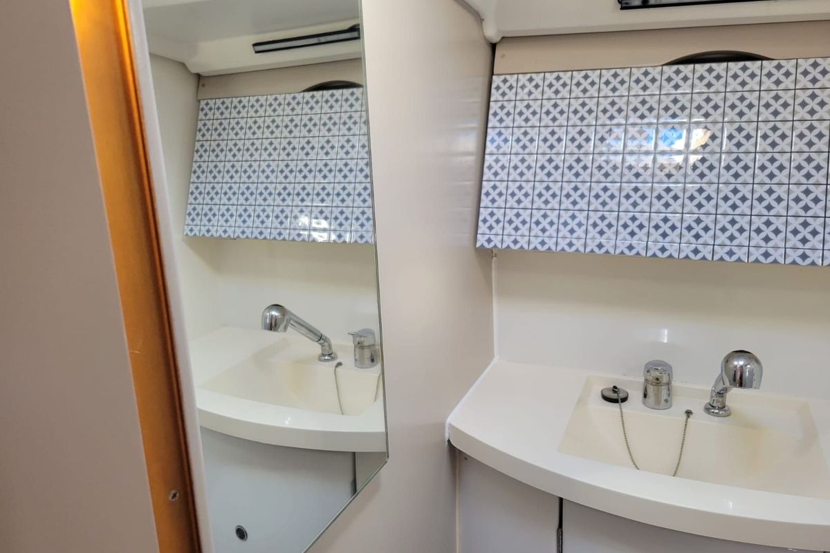 Head on No Mad, a Jeanneau Sun Odyssey 42 i sailboat at Alameda, United States