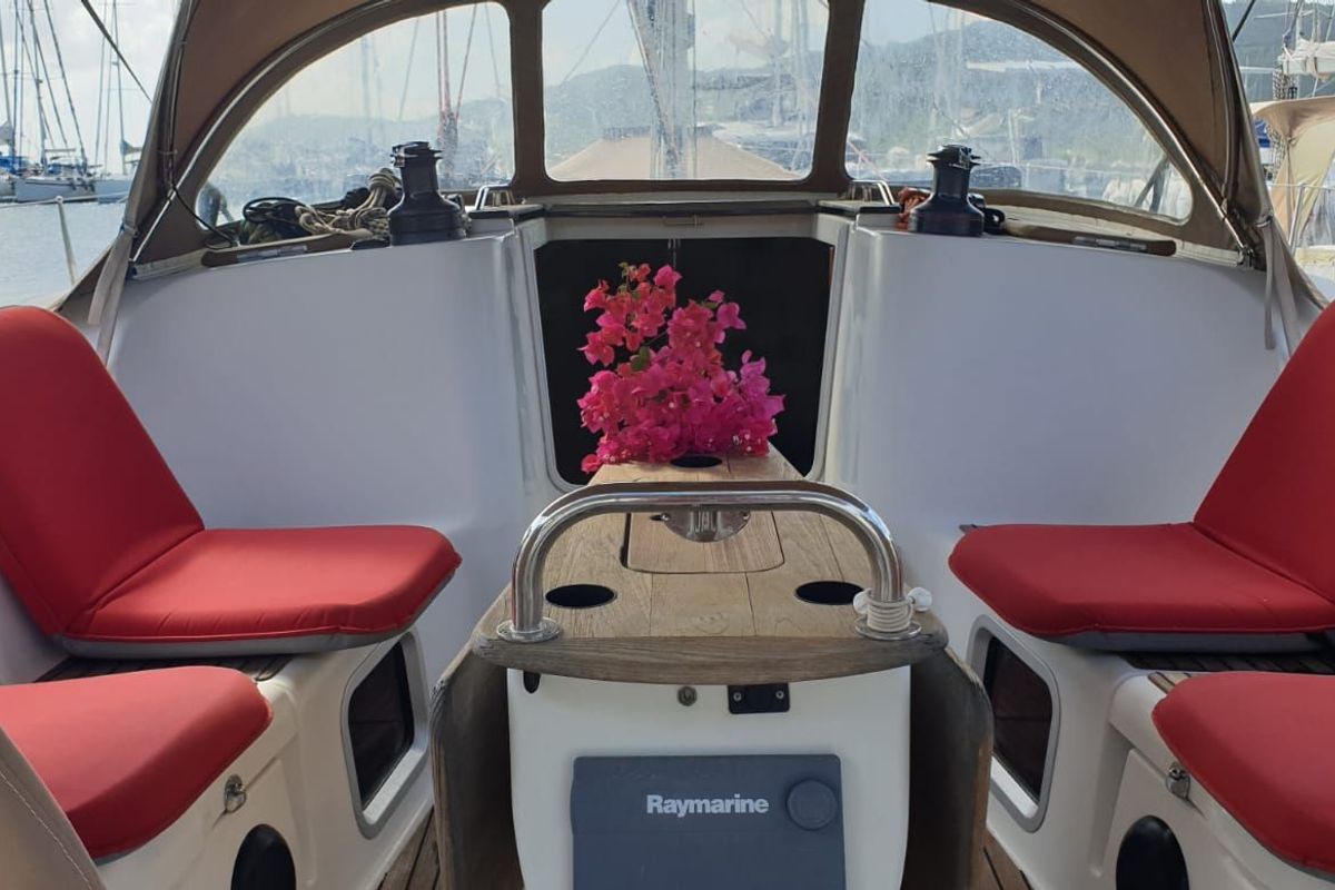 Cockpit of No Mad, a Jeanneau Sun Odyssey 42 i sailboat at Alameda, United States