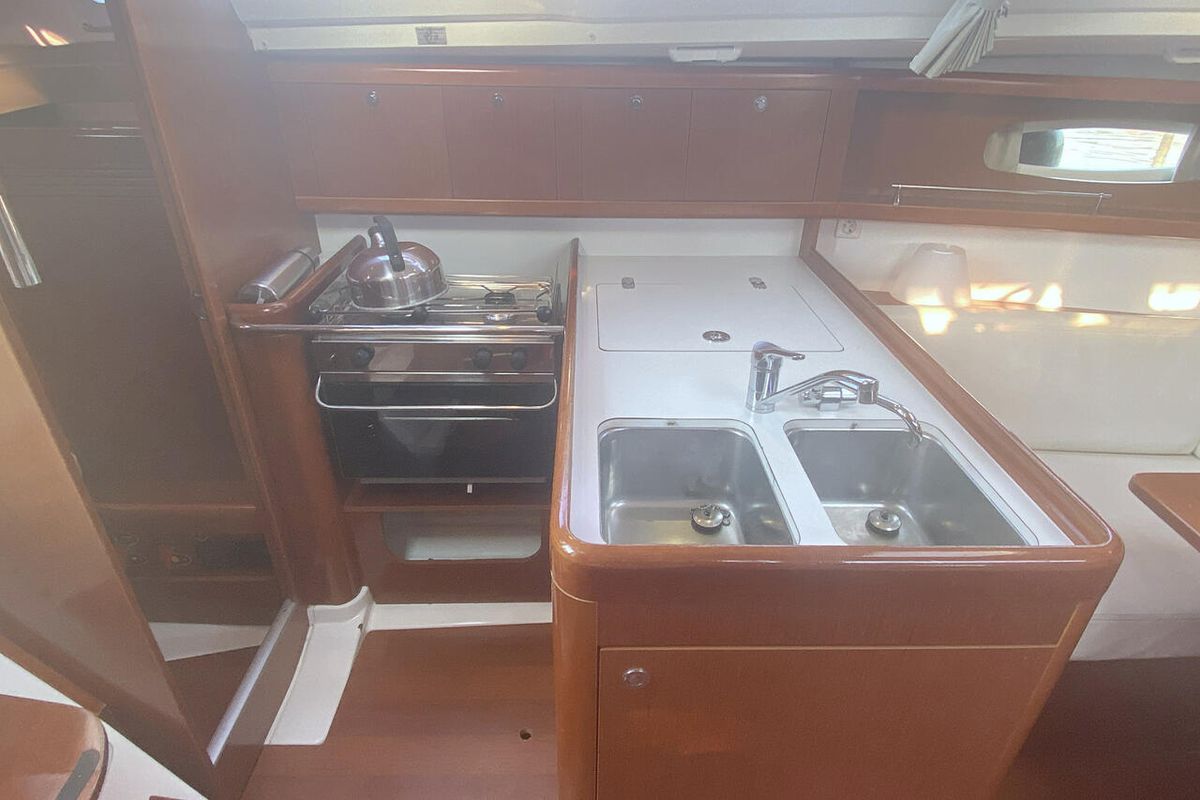 Galley of Sunshine, a Beneteau Oceanis 31 sailboat at Barth, Germany