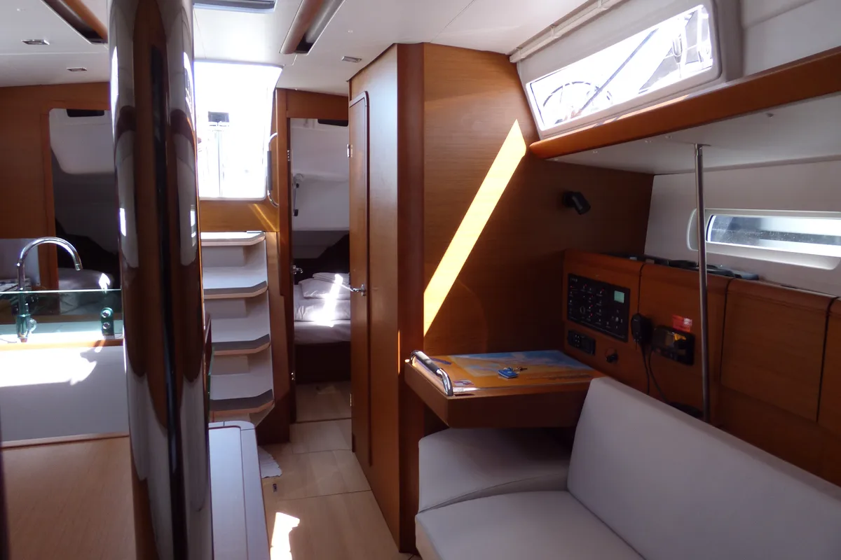 Salon of Vacskamati, a Jeanneau Sun Odyssey 389 sailboat at Grad Kaštela, Croatia