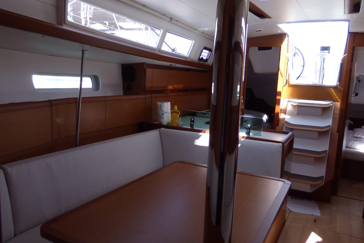Salon of Vacskamati, a Jeanneau Sun Odyssey 389 sailboat at Grad Kaštela, Croatia