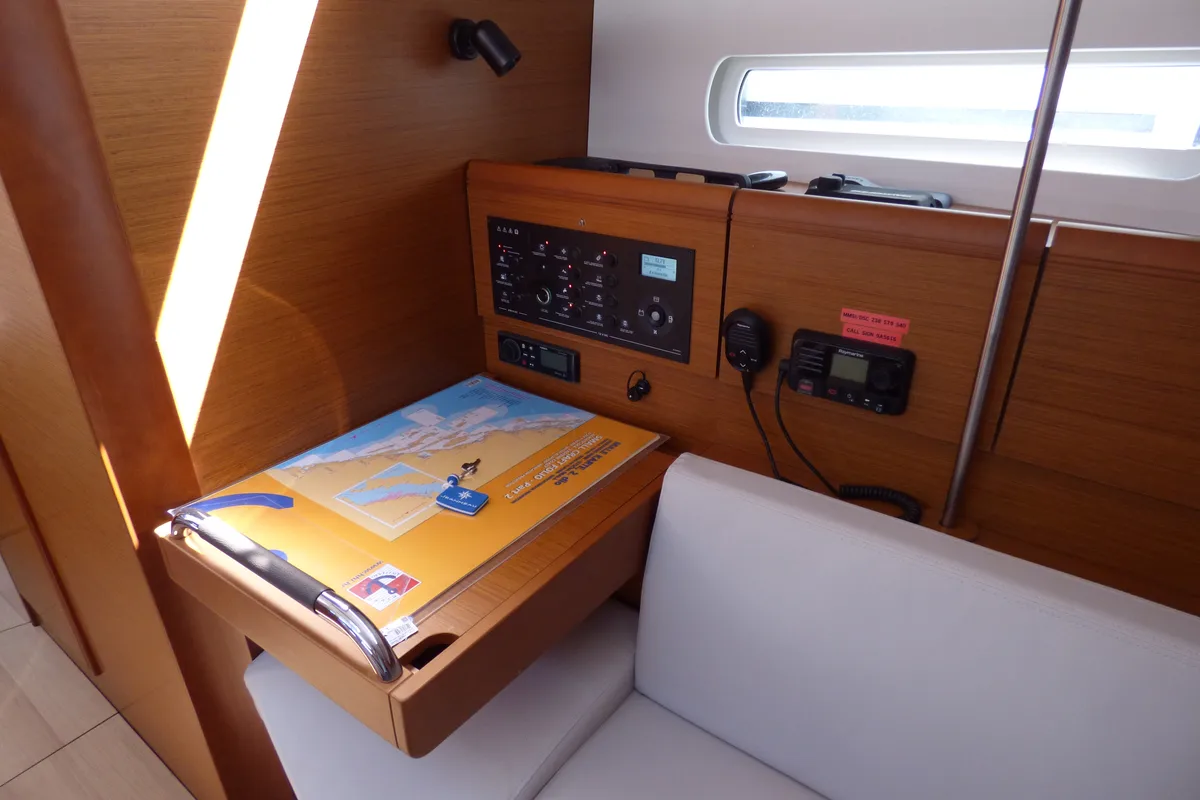 Salon of Vacskamati, a Jeanneau Sun Odyssey 389 sailboat at Grad Kaštela, Croatia