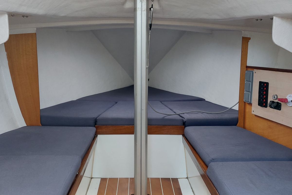 Cabin on Comfort, a Gulet Yatlant 24 sailboat at Baiona, Spain