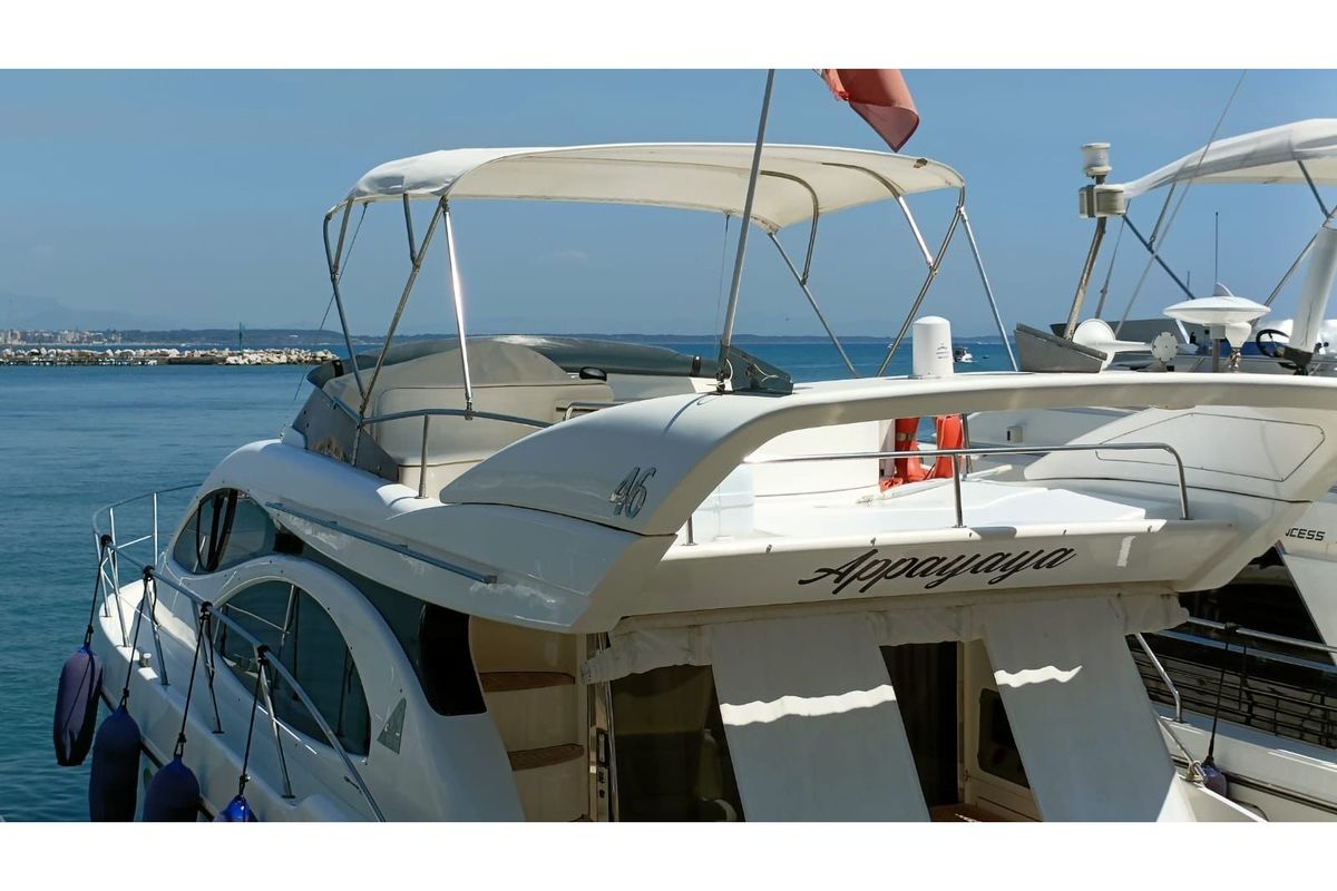 Exterior view of Azimut 46, a Azimut 46 motorboat at Nettuno, Italy