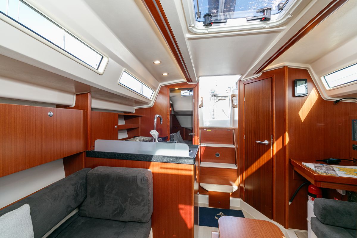 Salon of Nautilus, a Hanse Yachts Hanse 315 sailboat at Baiona, Spain