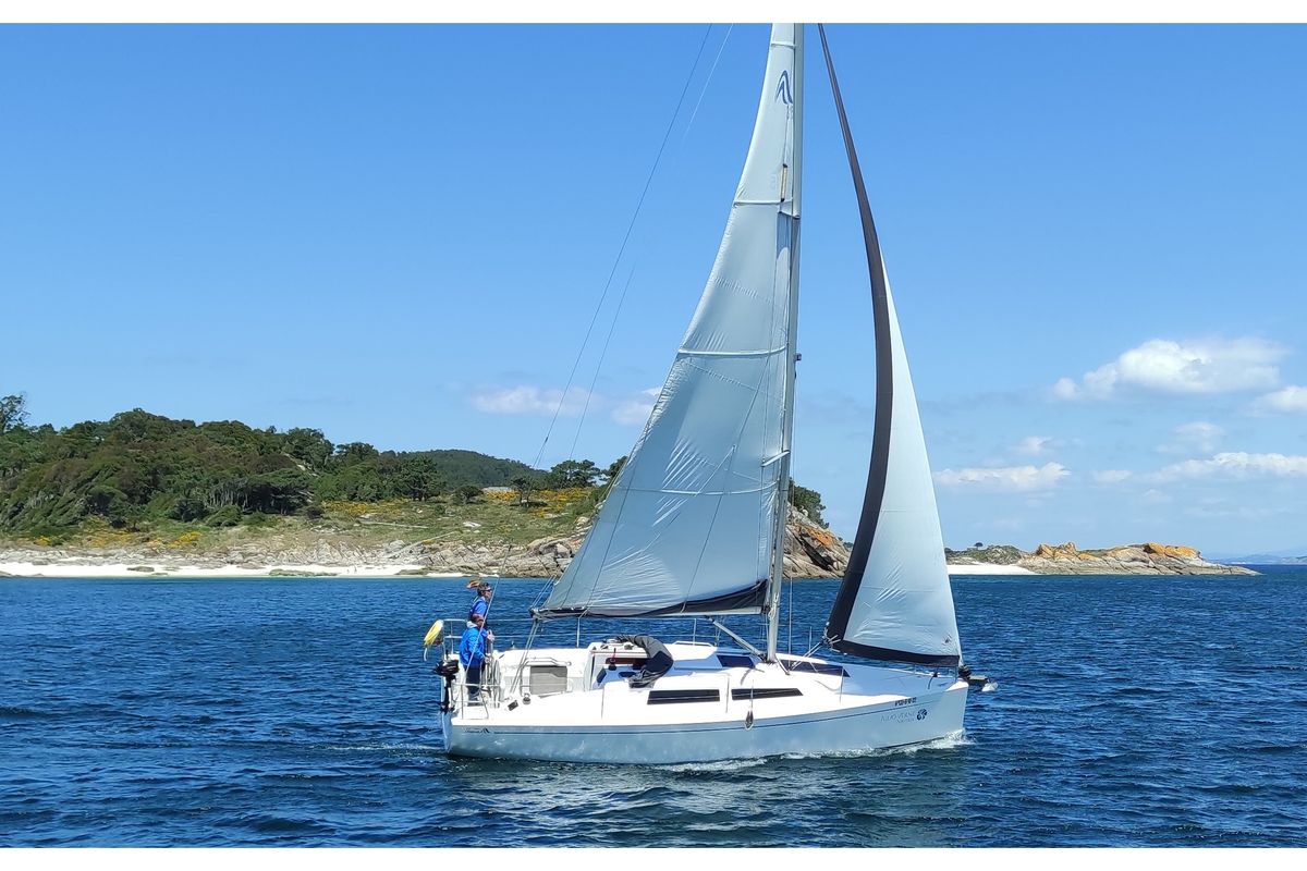 Exterior view of Nautilus, a Hanse Yachts Hanse 315 sailboat at Baiona, Spain
