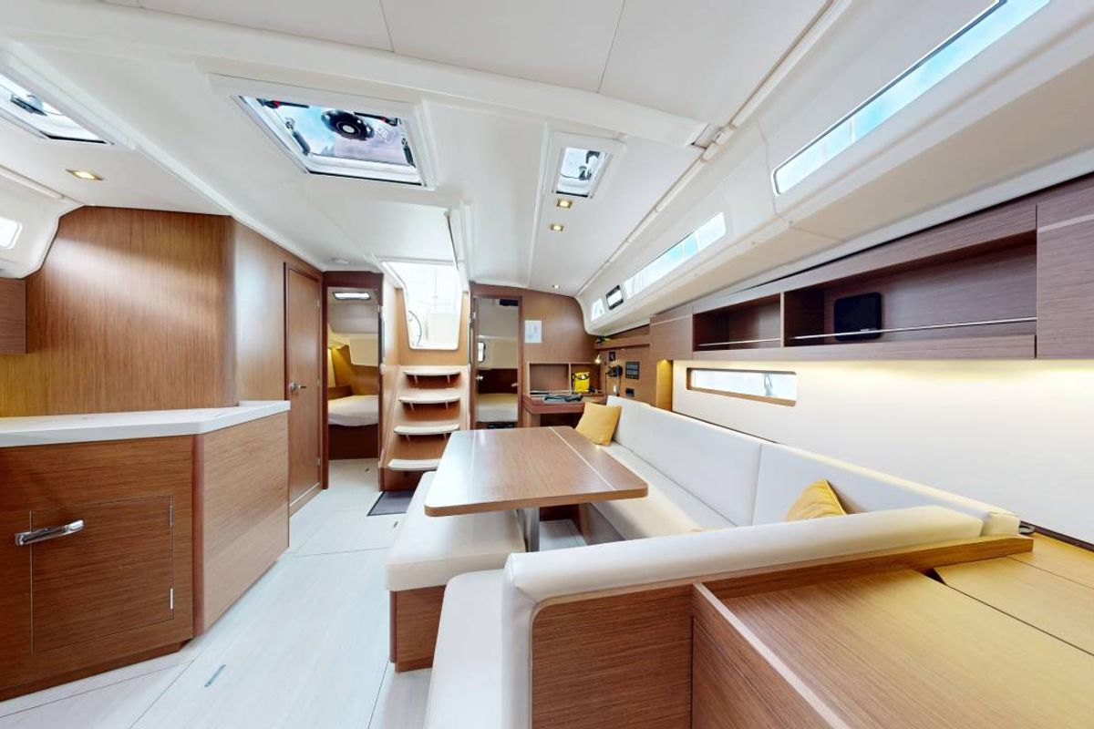 Salon of Tagada 4, a Beneteau Oceanis 40.1 sailboat at Saint-Cast-le-Guildo, France