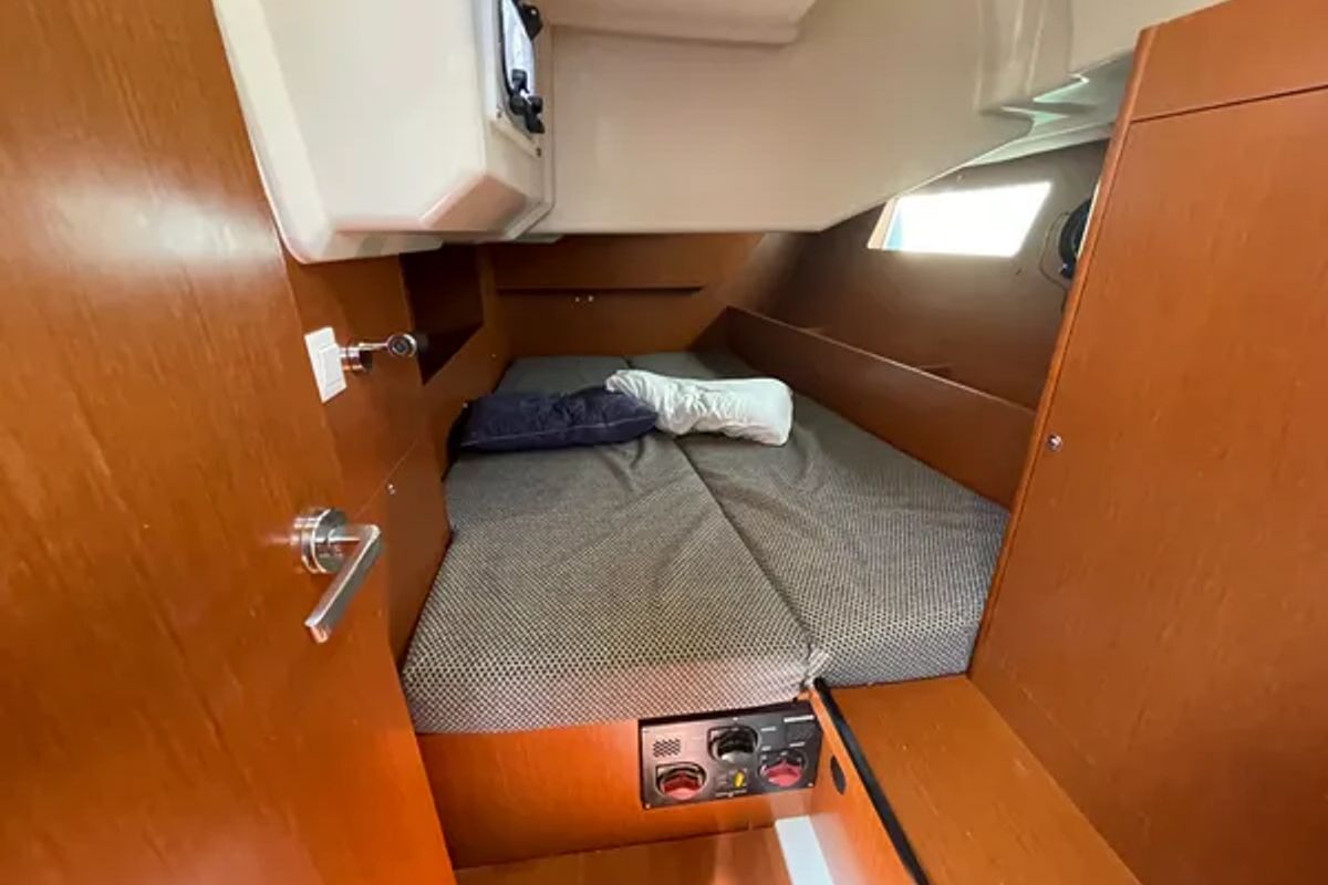 Cabin on Black Lion, a Beneteau Oceanis 41.1 sailboat at Municipal Unit of Ellomenos, Greece
